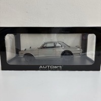 AUTOart NISSAN スカイライン ハードトップ 2000 GT-R 1/18